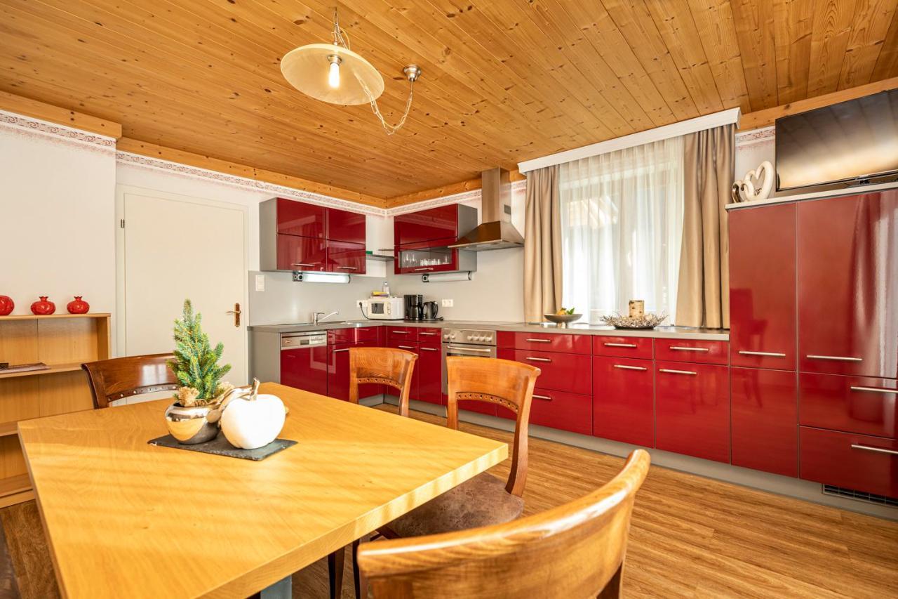 Herzerl-Chalet Appartements Flachau Bagian luar foto