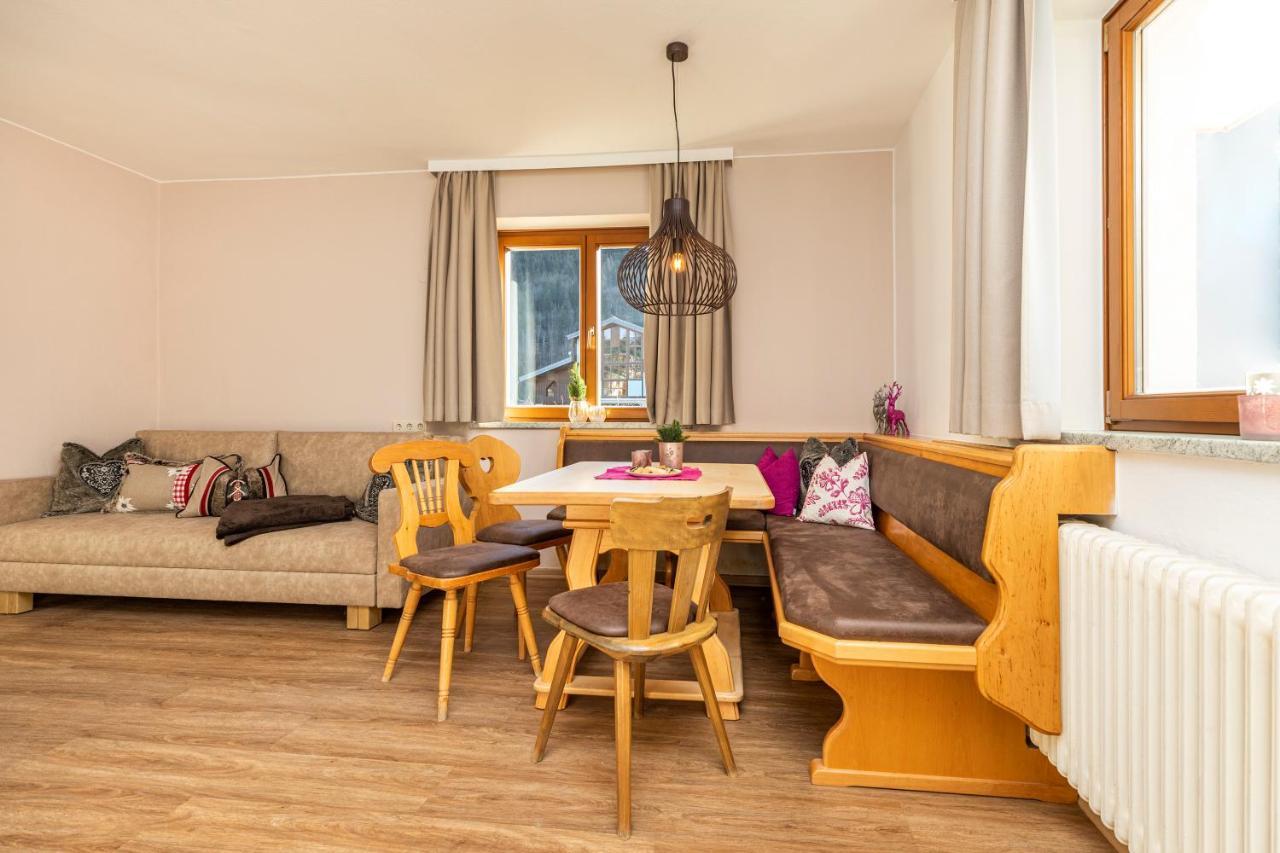 Herzerl-Chalet Appartements Flachau Bagian luar foto