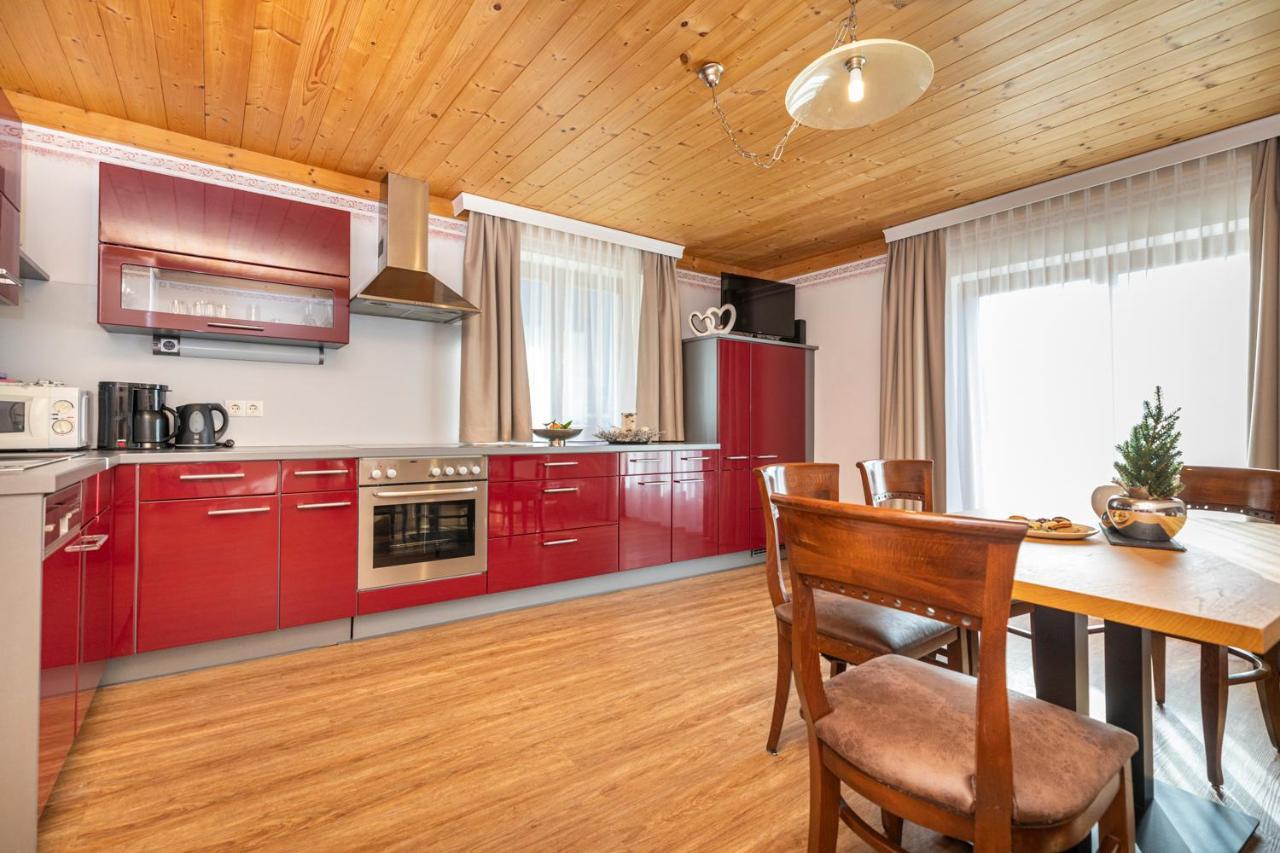 Herzerl-Chalet Appartements Flachau Bagian luar foto